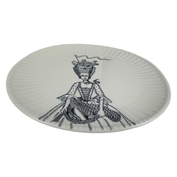 ANTHROPOLOGIE Plate Florence Balducci LADY IN WAITING RARE! Whimsical 10.75" Dia - Picture 7 of 12